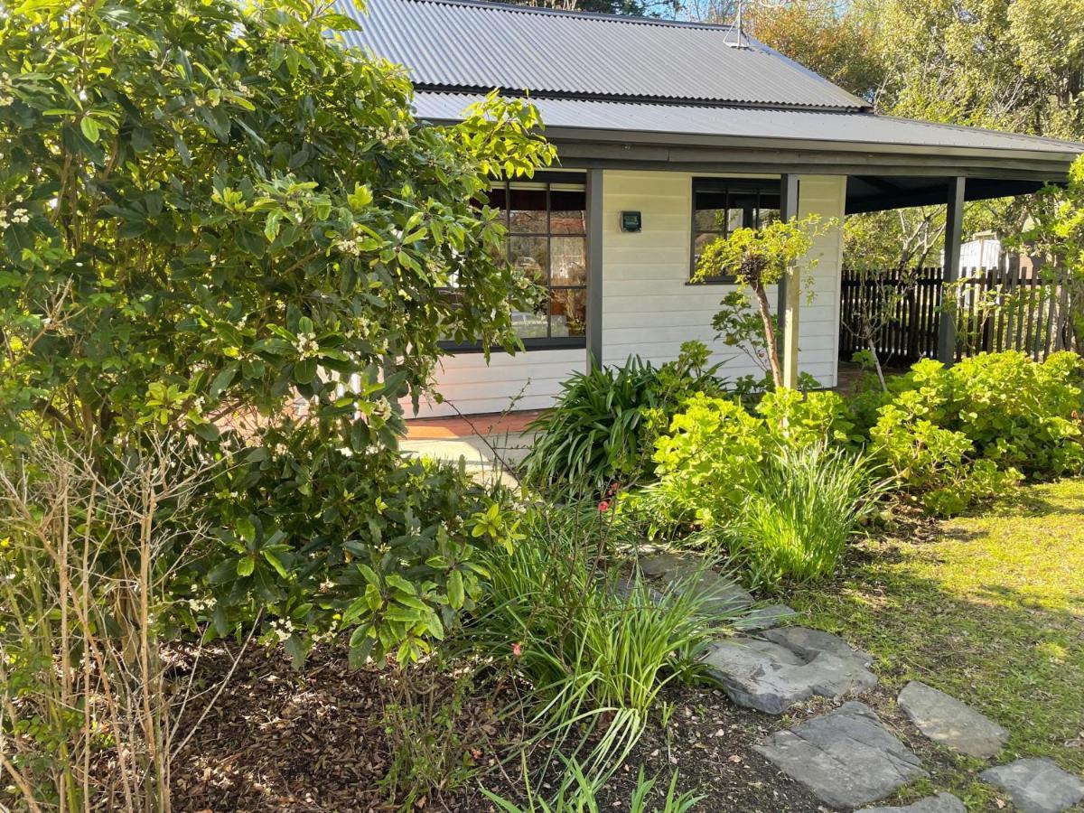 Gaol House Cottages Bicheno Bagian luar foto
